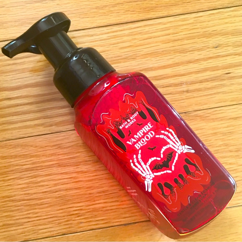 NWT Bath & Body Works Vampire Blood Gentle & Clean Foaming Hand Soap